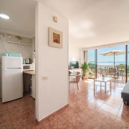 The Shell Ii, Views And Pool Apartment